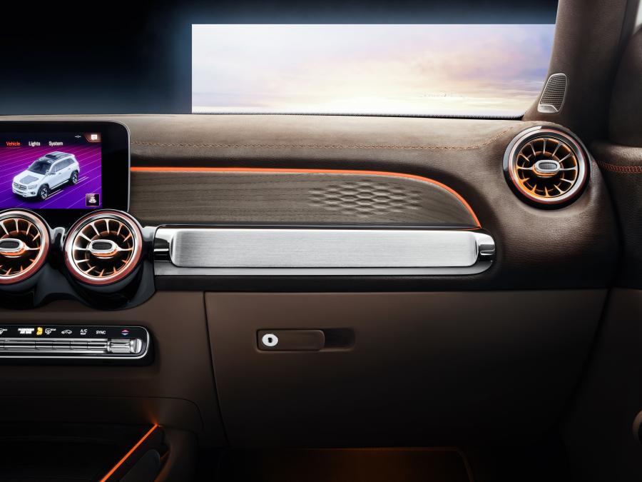 Детали интерьера Mercedes-Benz Concept GLB 2019 года  (фото 14 из 24)